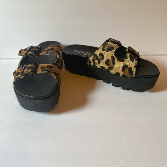 Rouge Leopard Platform Slides - Picture 3 of 6
